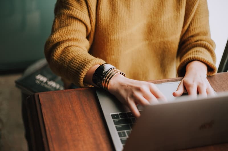 Moderner Homeoffice-Arbeitsplatz